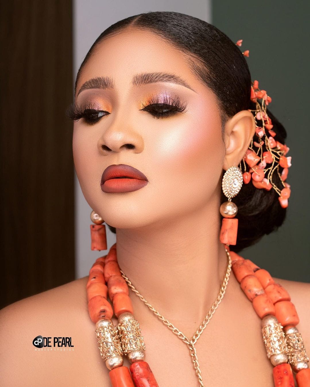 de pearl beauty look 2