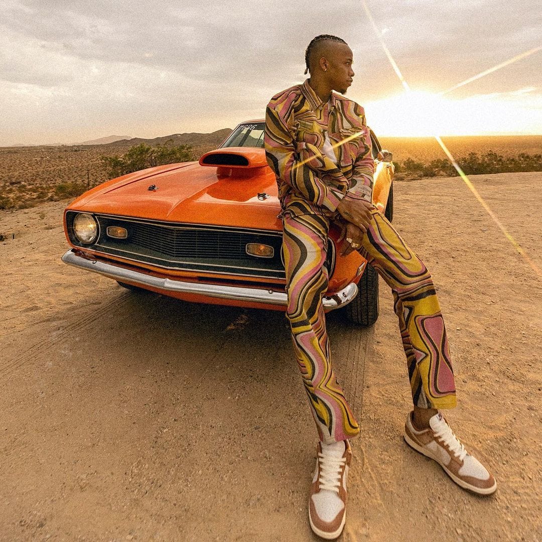 A coleção de BoohooMAN com o cantor Tekno é inspirada na 'velha escola' 5 TeknoXboohooMAN 8