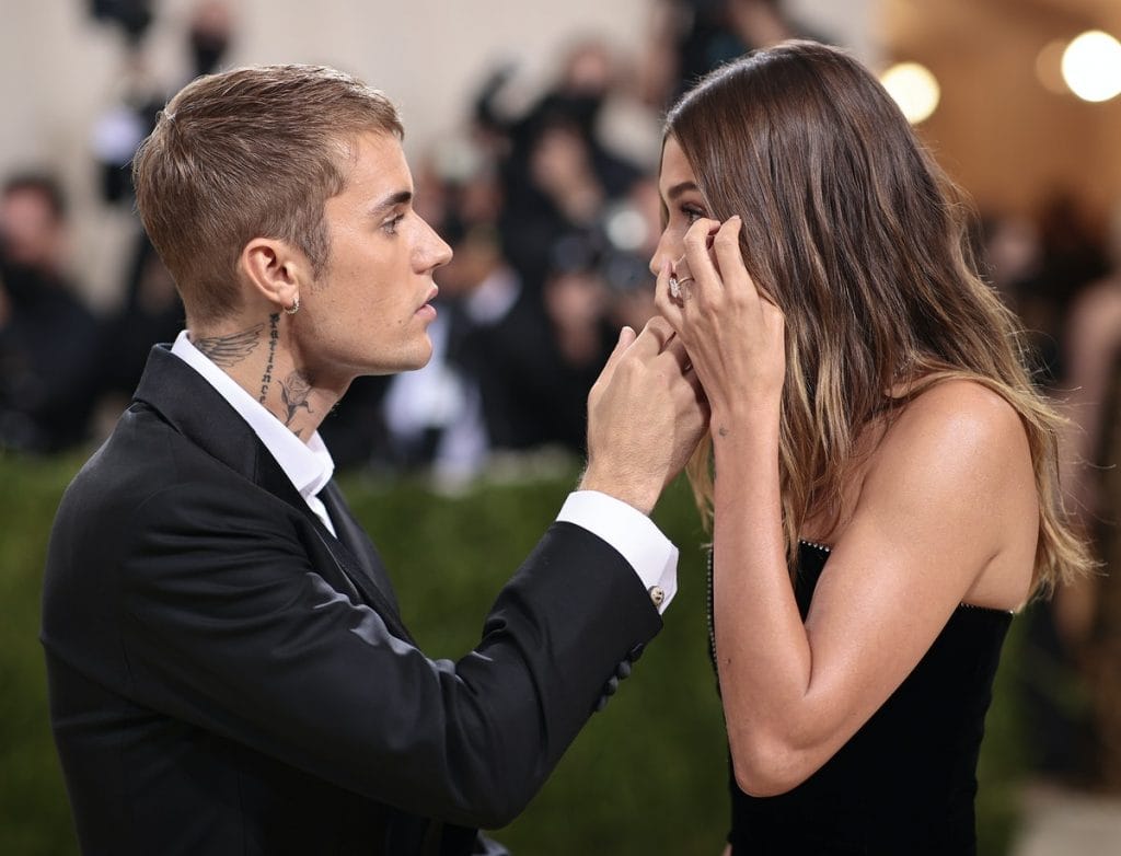 Justin Bieber Comforts Hailey Baldwin Following ‘Selena’ Chants at Met Gala 2 a0d3927a fca0 49a6 8bd2 709fa0fcfd3a getty 1340178661