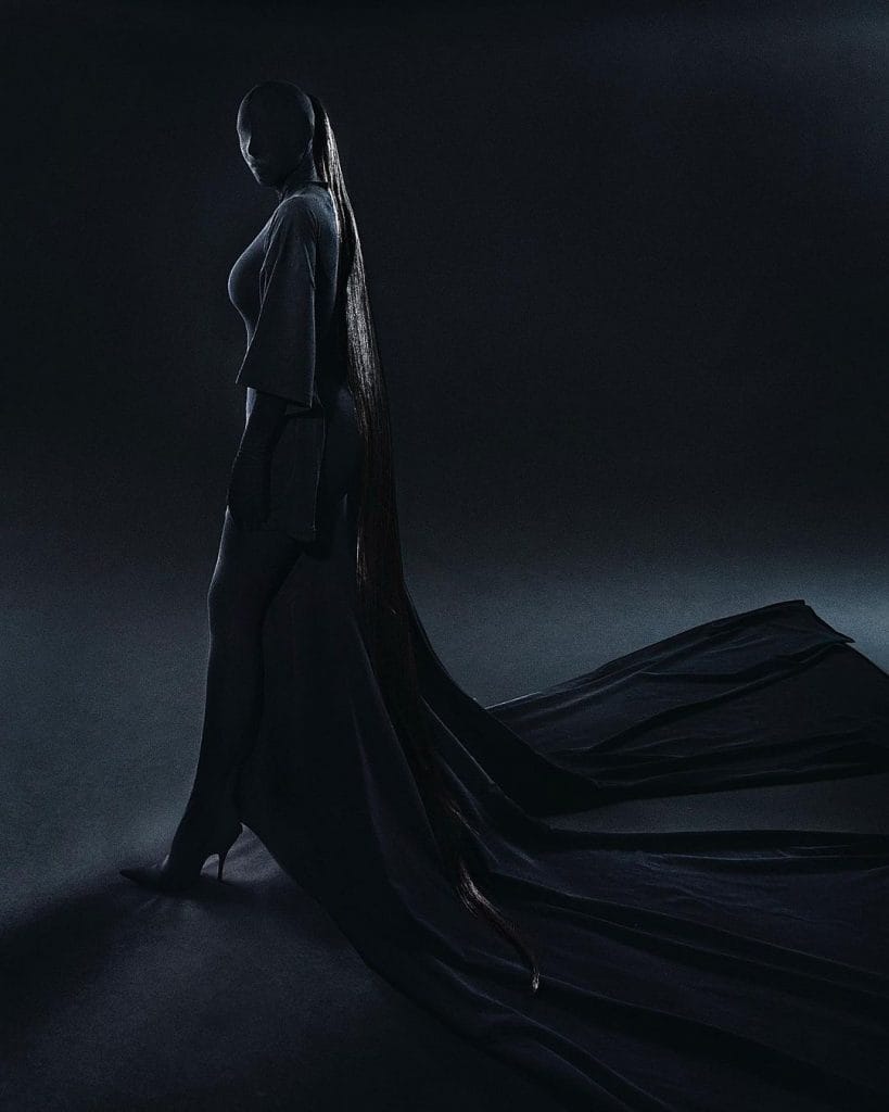 Kim Kardashian's Look At The 2021 Met Gala is on a Whole New Level of Incognito 4 kimkardashian 163168666370076
