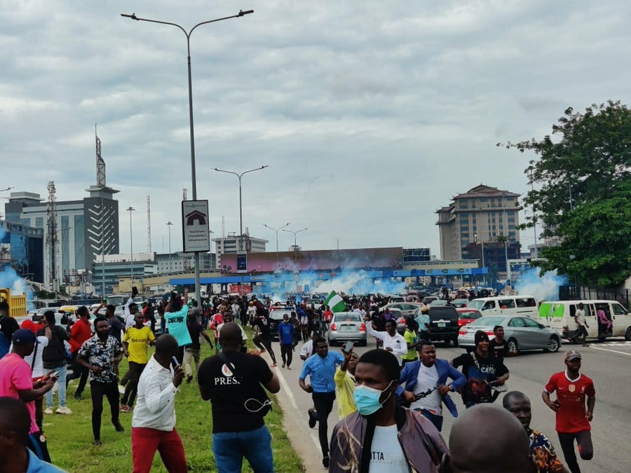 #EndSARSMemorial: Photos of Nigerian Youths at Lekki Tollgate for #EndSARSAnniversary 13 20211021 113842465559610087550706