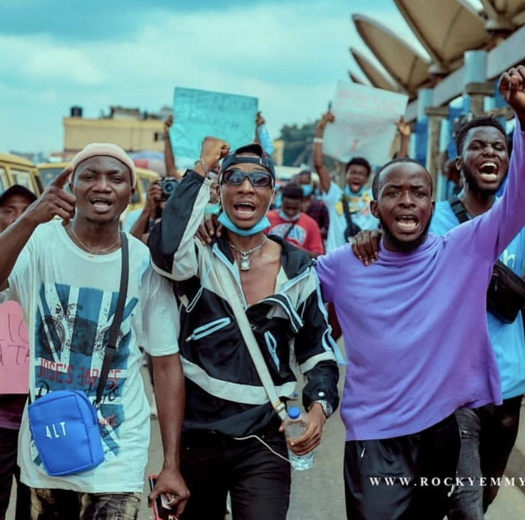 #EndSARSMemorial: Photos of Nigerian Youths at Lekki Tollgate for #EndSARSAnniversary 10 20211021 1141492835558515560350431