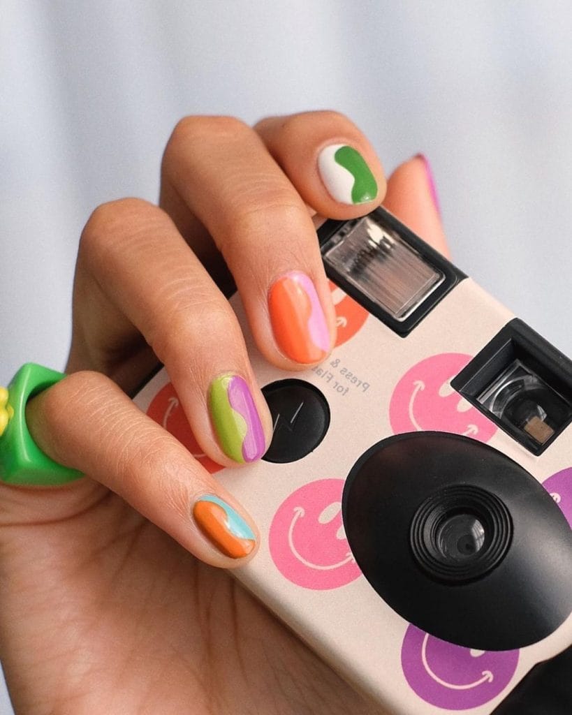 The 'Top Trendiest' Nail Art You Need to do Before The Year Runs out 12 overglowedit 1633243567179762
