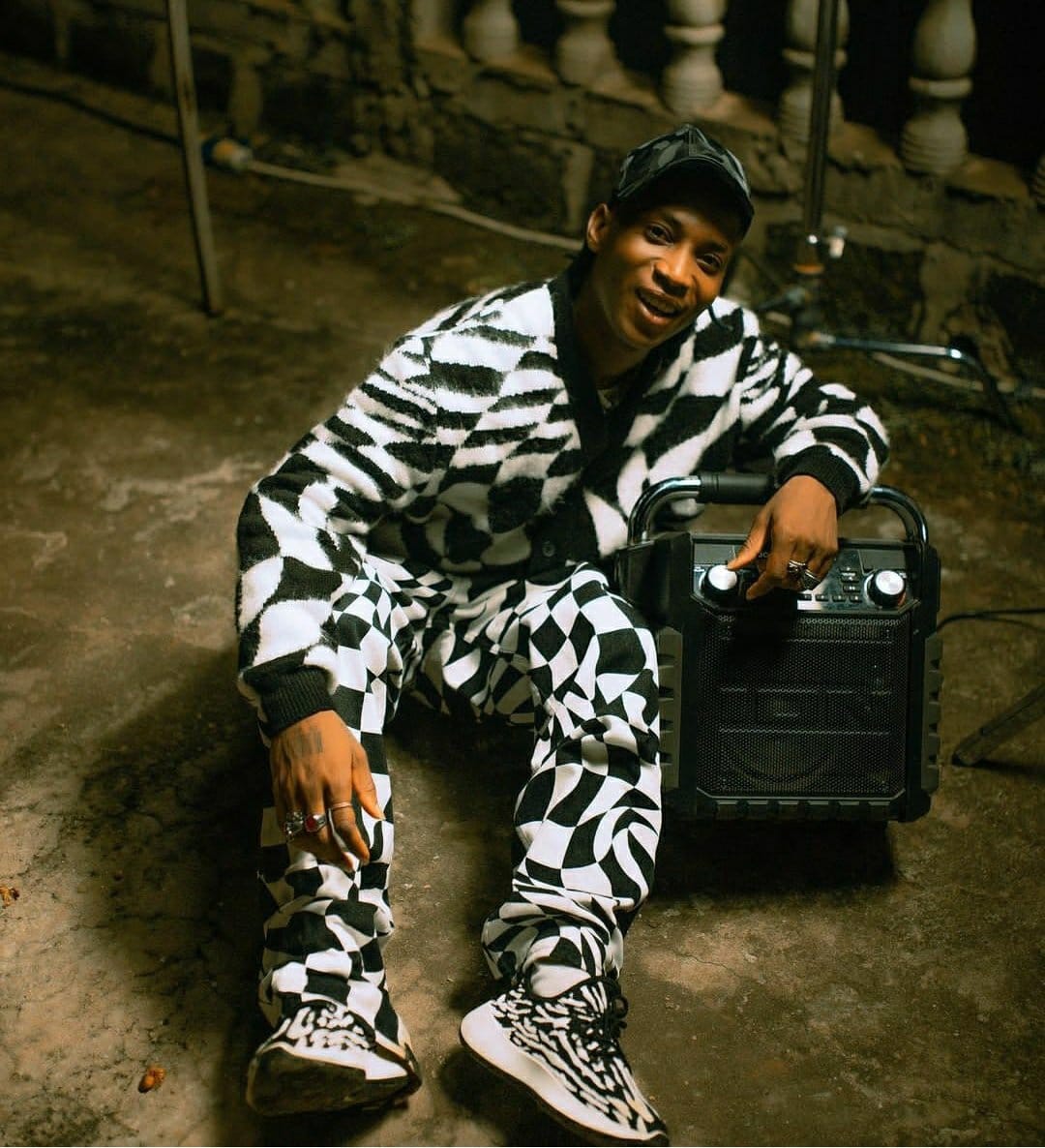 How to Dress Like Bella Shmurda 8 img 20211202 1031252267942807906879541