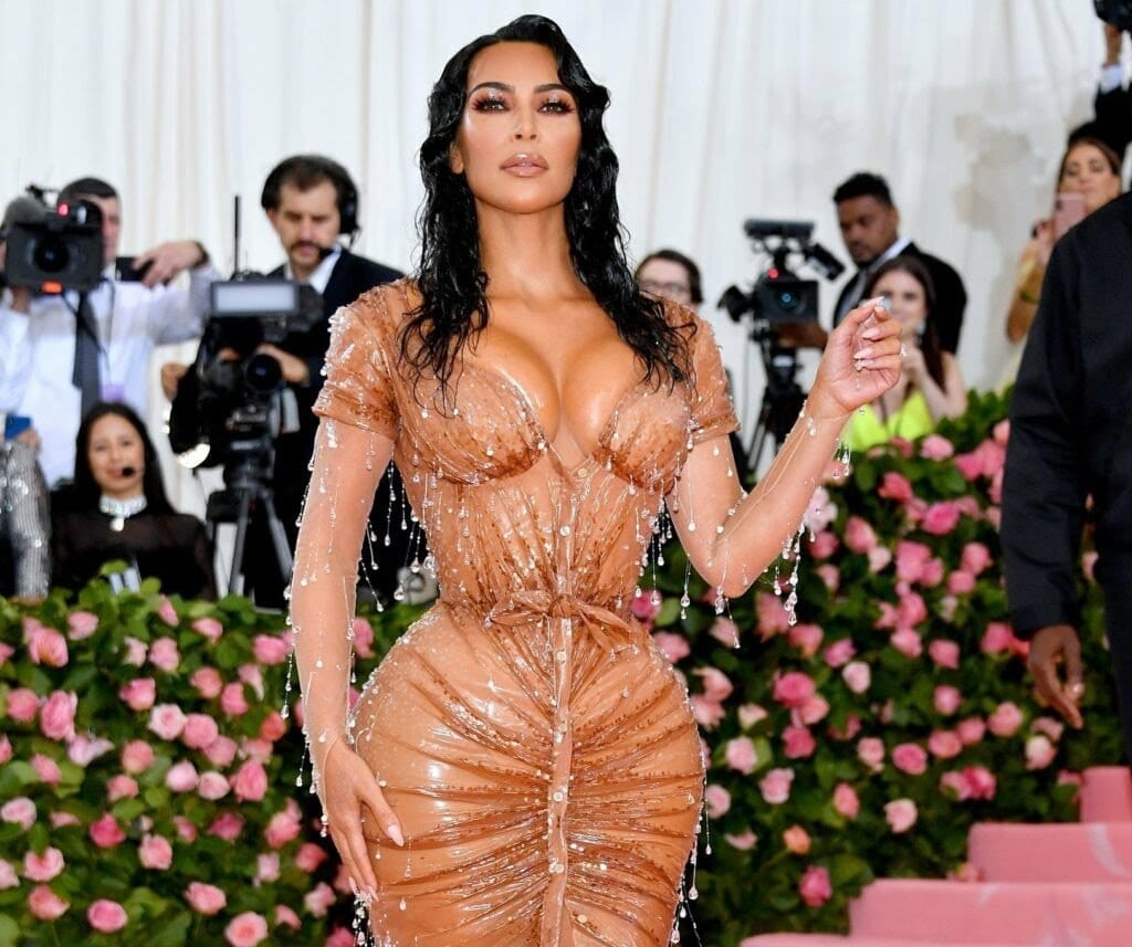 kim kardashian 2 1024x857927109063229229818 1