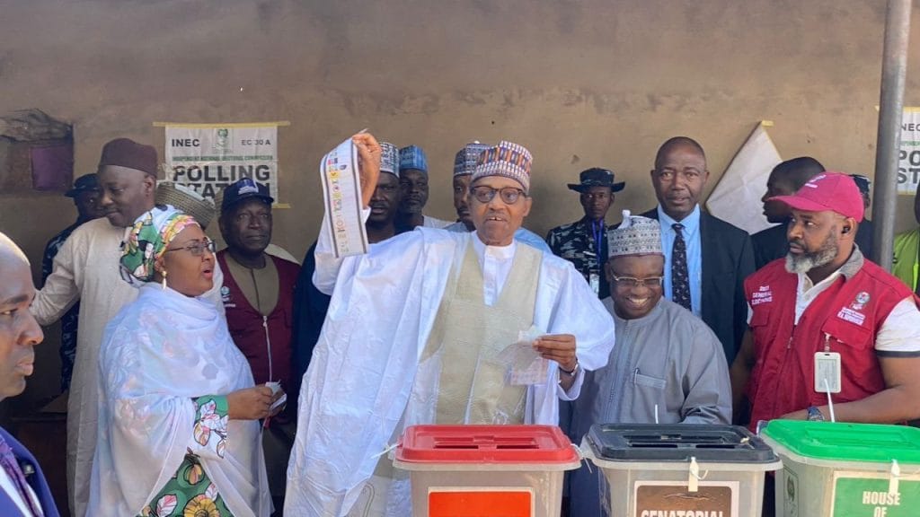 Buhari votes in Daura