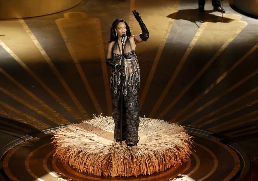 Rihanna perform lift me up at 2023 oscars