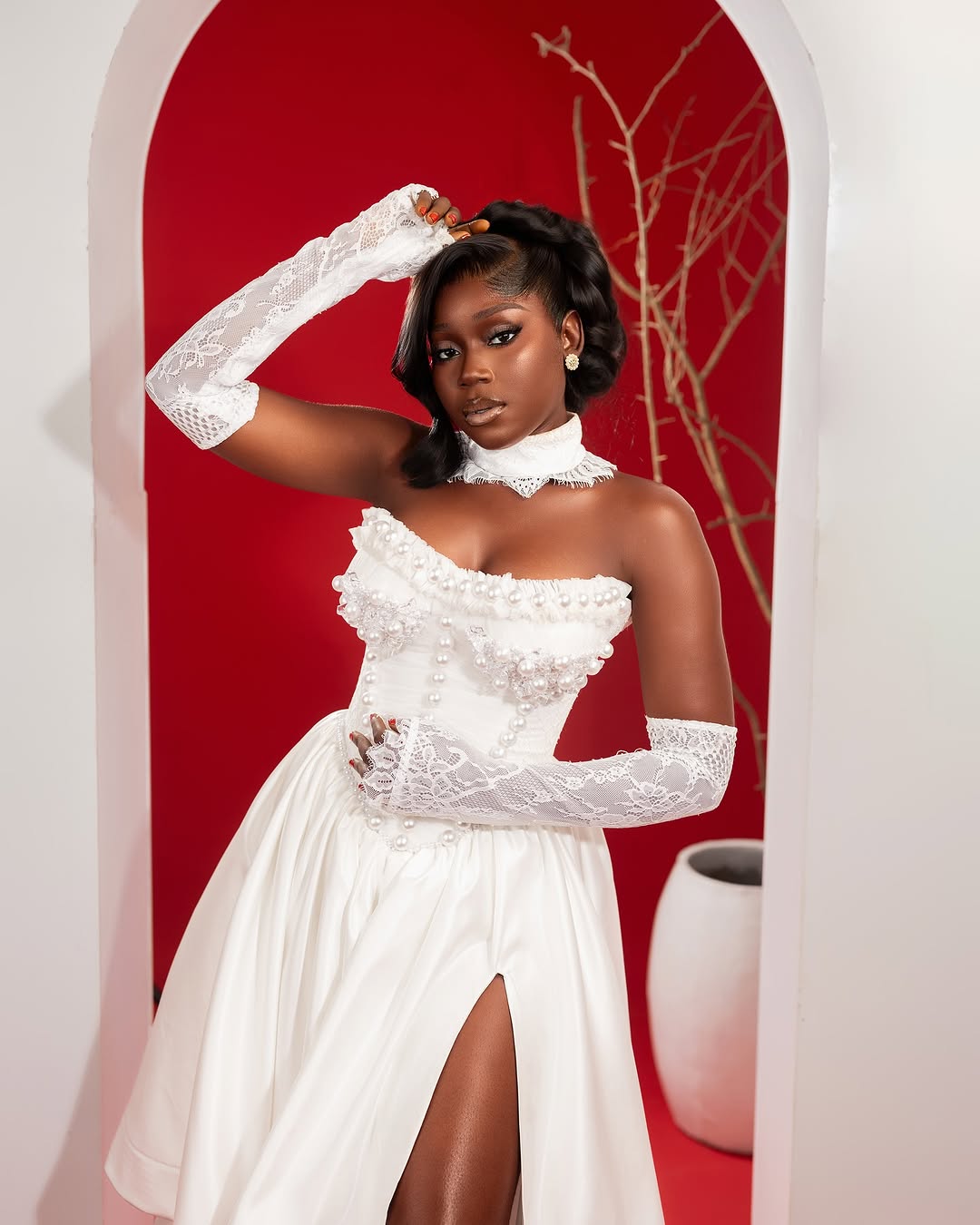 Transform Your Big Day Vibes With This Elegant Bridal Style