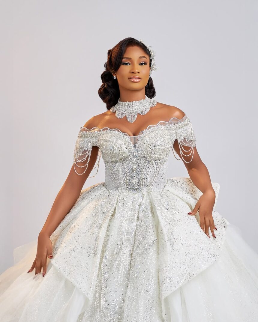 Soft, Bright and Beautiful: This Simple White Bridal Look Is Pure Wedding Perfection