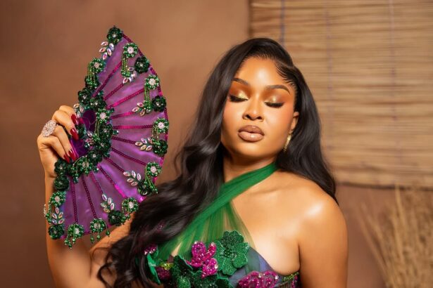 Make Your Wedding Reception Entrance Unforgettable With This Stunning Glow