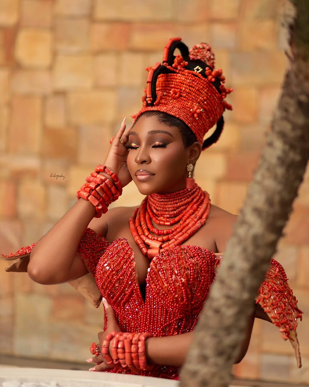 This Edo Bridal Look Proves Beads and Gold Sequins Can Make You Shine Effortlessly