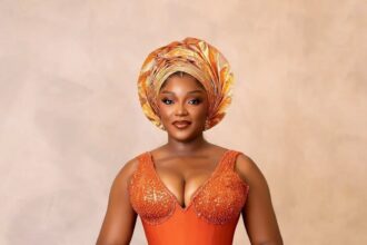 If You Want to Turn Heads at That Wedding, Why Not Try This Stunning Orange Wedding dress