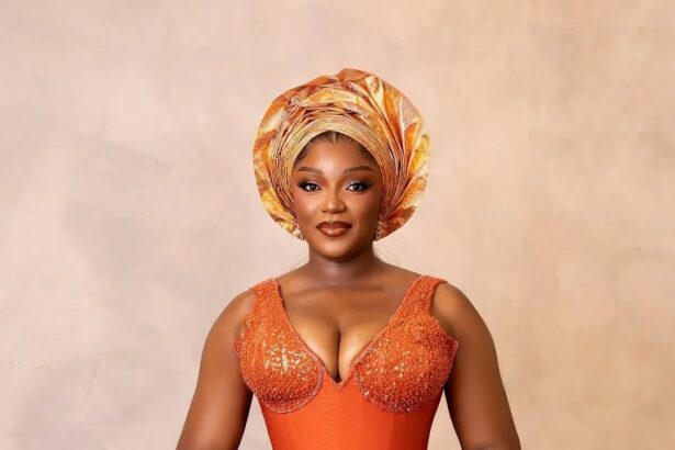 If You Want to Turn Heads at That Wedding, Why Not Try This Stunning Orange Wedding dress