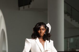 Elegant and Edgy! The Civil Wedding Look That’s Quietly Stealing the Spotlight from Traditional Gowns