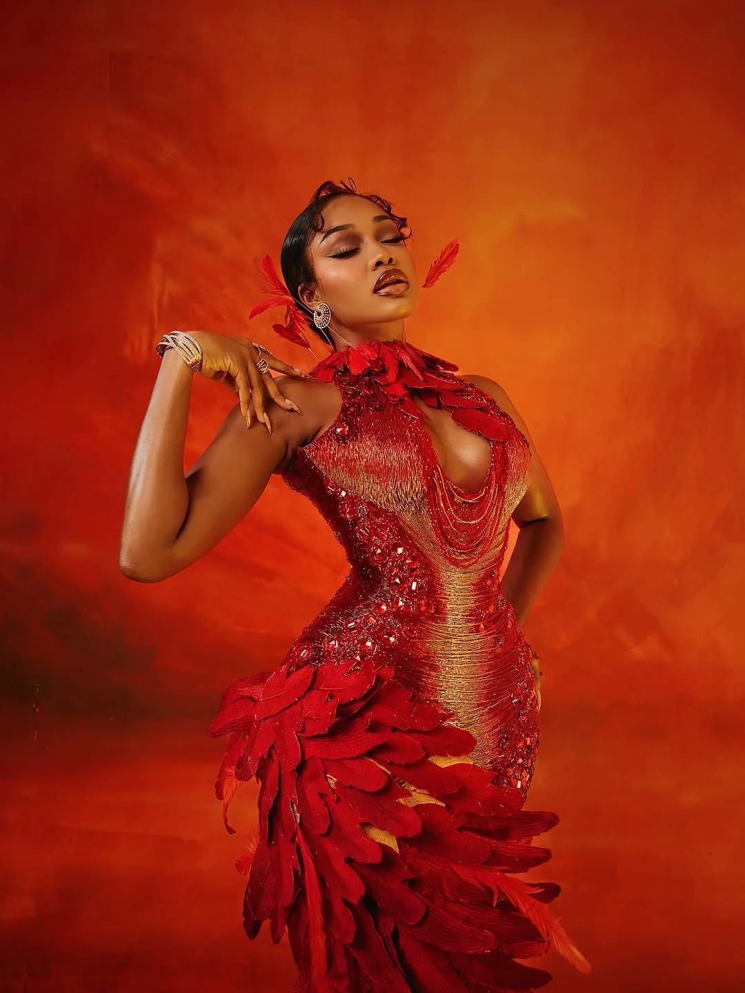 Step Into Pure Glam With This Stunning Red Carpet Outfit Made for Luxury and Elegance