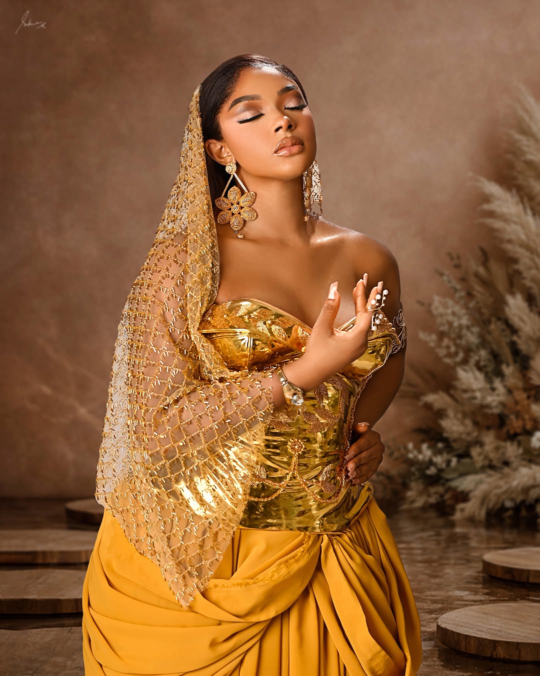 Liquorose Is Serving Bold Style, Soft Glam and Main Character Energy in These Eye-Catching Looks