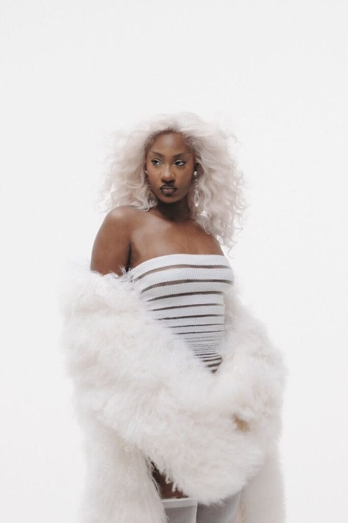 Tems white fashion